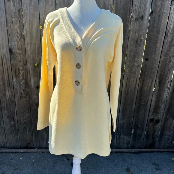 J. Jill Soft Yellow V-Neck Tunic with Button Accents - Picture 1 of 8